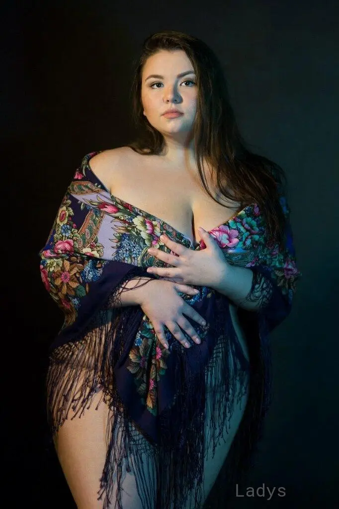 Maria Makarova, 32 years beautiful nude Minneapolis escorts girl, height 167 sm, Weight 54 kg