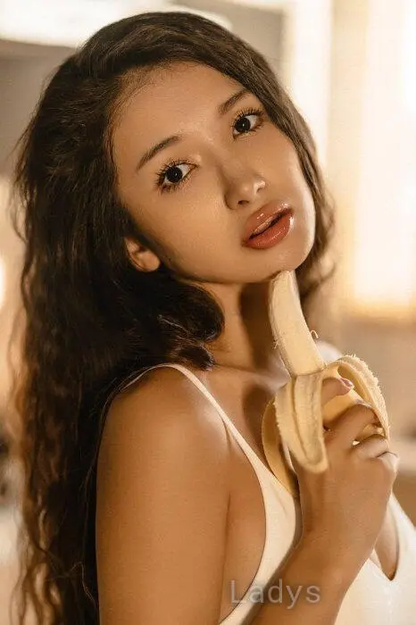 Chloe, 23 years beautiful nude Minsk escorts girl, height 160 sm, Weight 47 kg