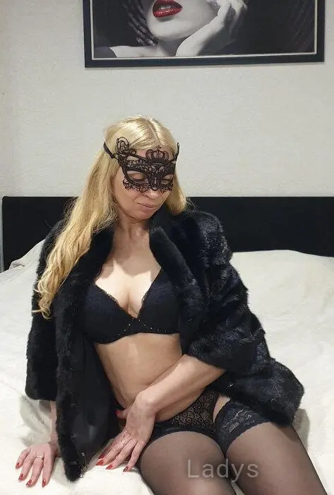 Mariana, 30 years beautiful nude Minsk escorts girl, height 163 sm, Weight 50 kg