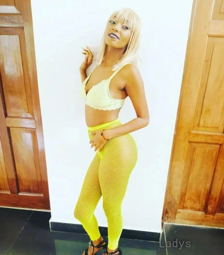 Luna, 26 years beautiful nude Mombasa escorts girl, height 165 sm, Weight  kg