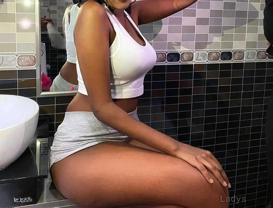 Tara, 20 years beautiful nude Mombasa escorts girl, height  sm, Weight  kg