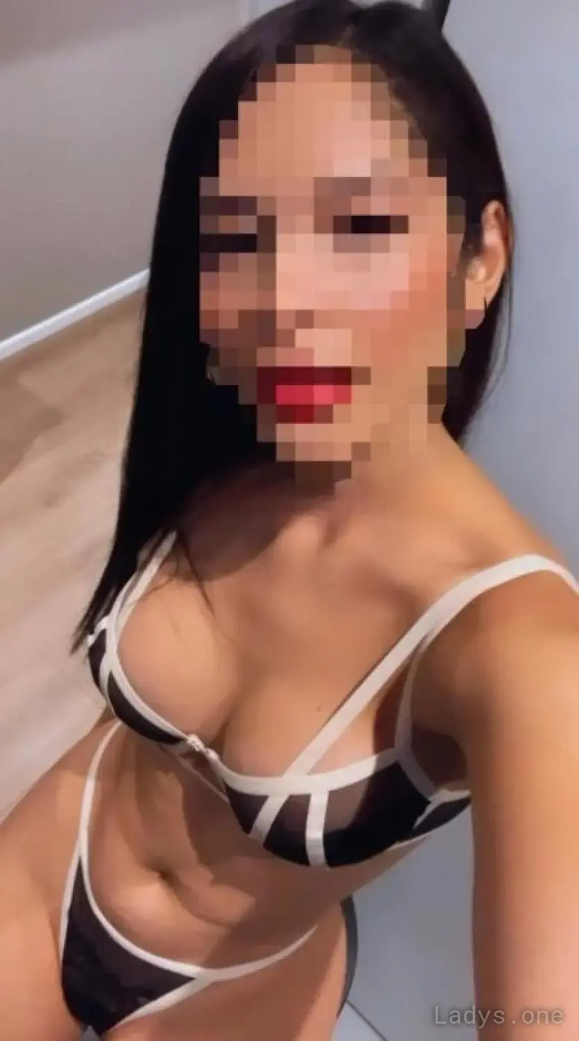 ELA, 22 years beautiful nude Monte Carlo escorts girl, height 160 sm, Weight 51 kg