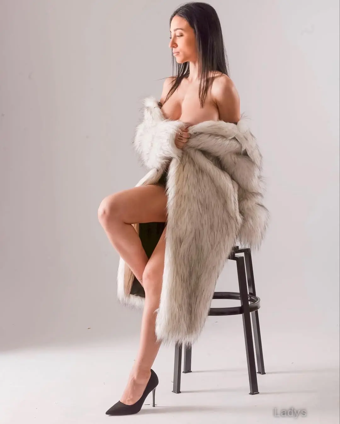 Gabriella, 26 years beautiful nude Montpellier escorts girl, height 170 sm, Weight 52 kg