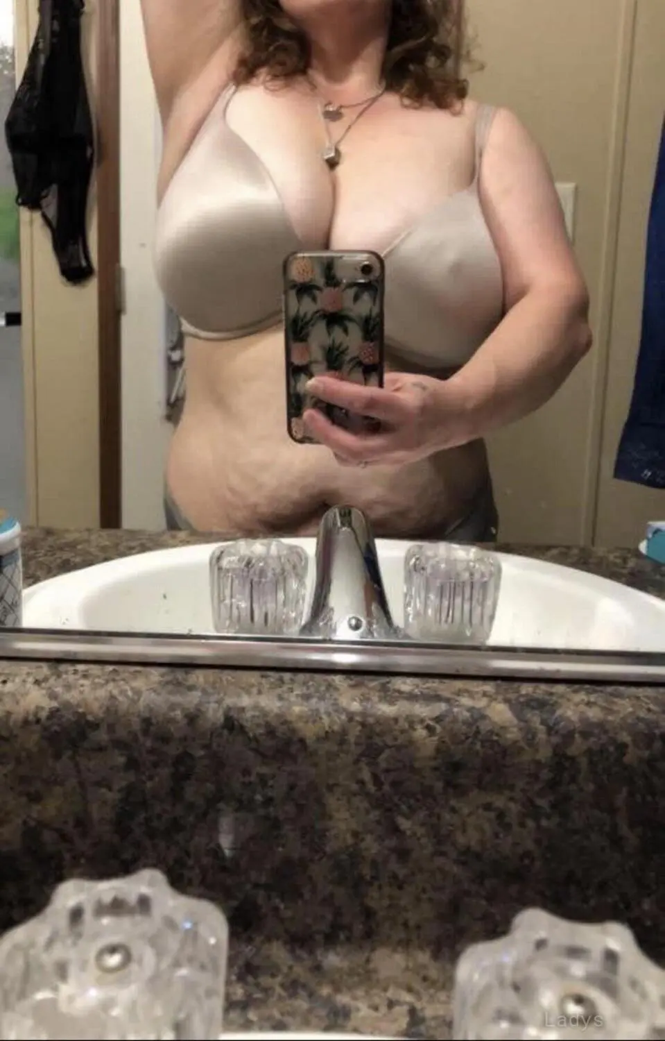 Mujica, years old Montreal escort girl with big tits, height sm, Weight kg