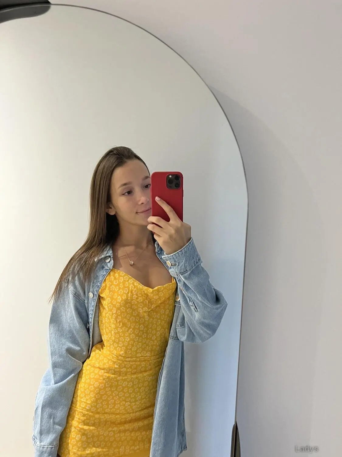 Ellie, 23 years beautiful nude Montreal escorts girl, height 174 sm, Weight 66 kg