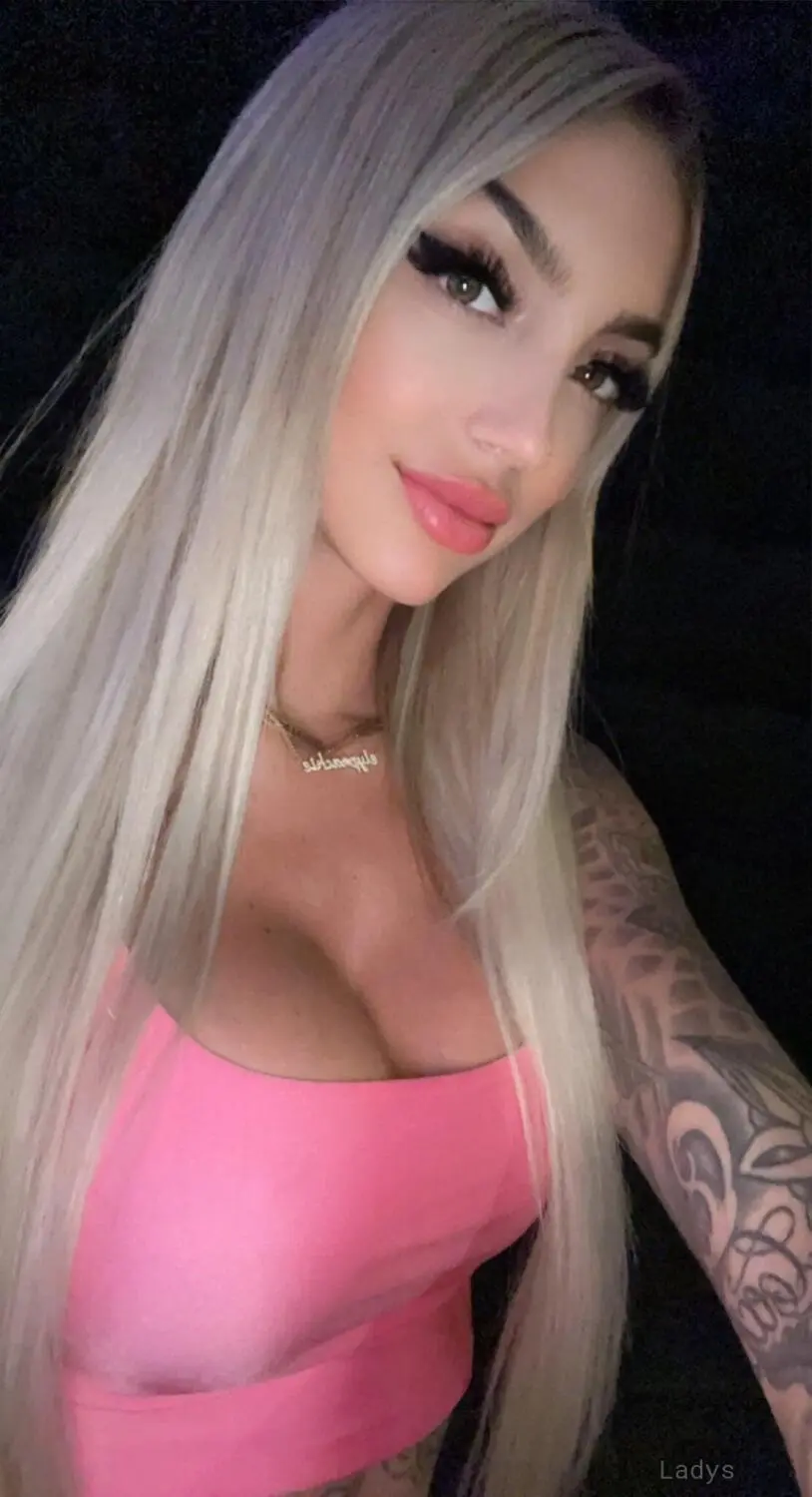 Ely Peachie, 27 years beautiful nude Montreal escorts girl, height 164 sm, Weight 53 kg