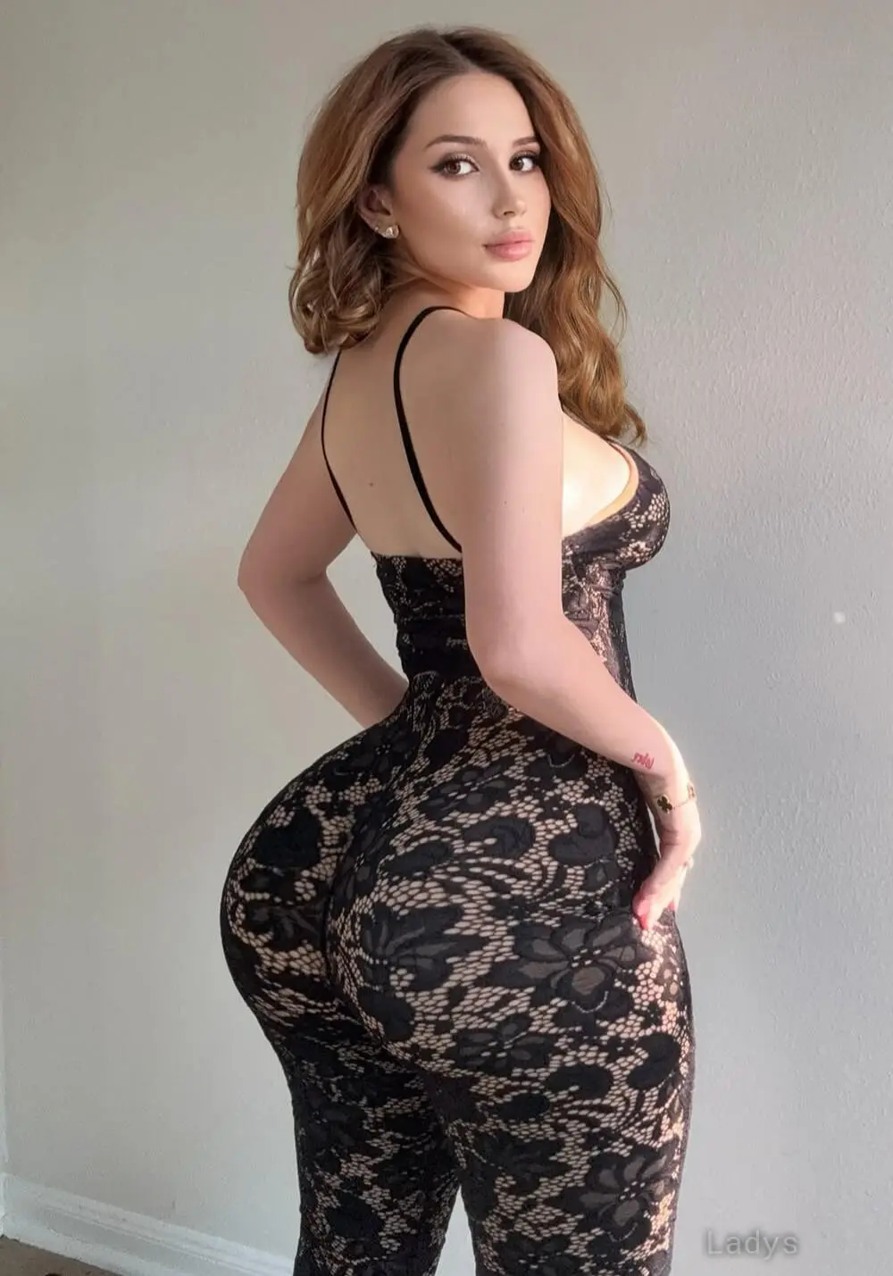 HORNY GIRL AND LOVE SQUIRTING, 23 years beautiful nude Montreal escorts girl, height 154 sm, Weight 50 kg