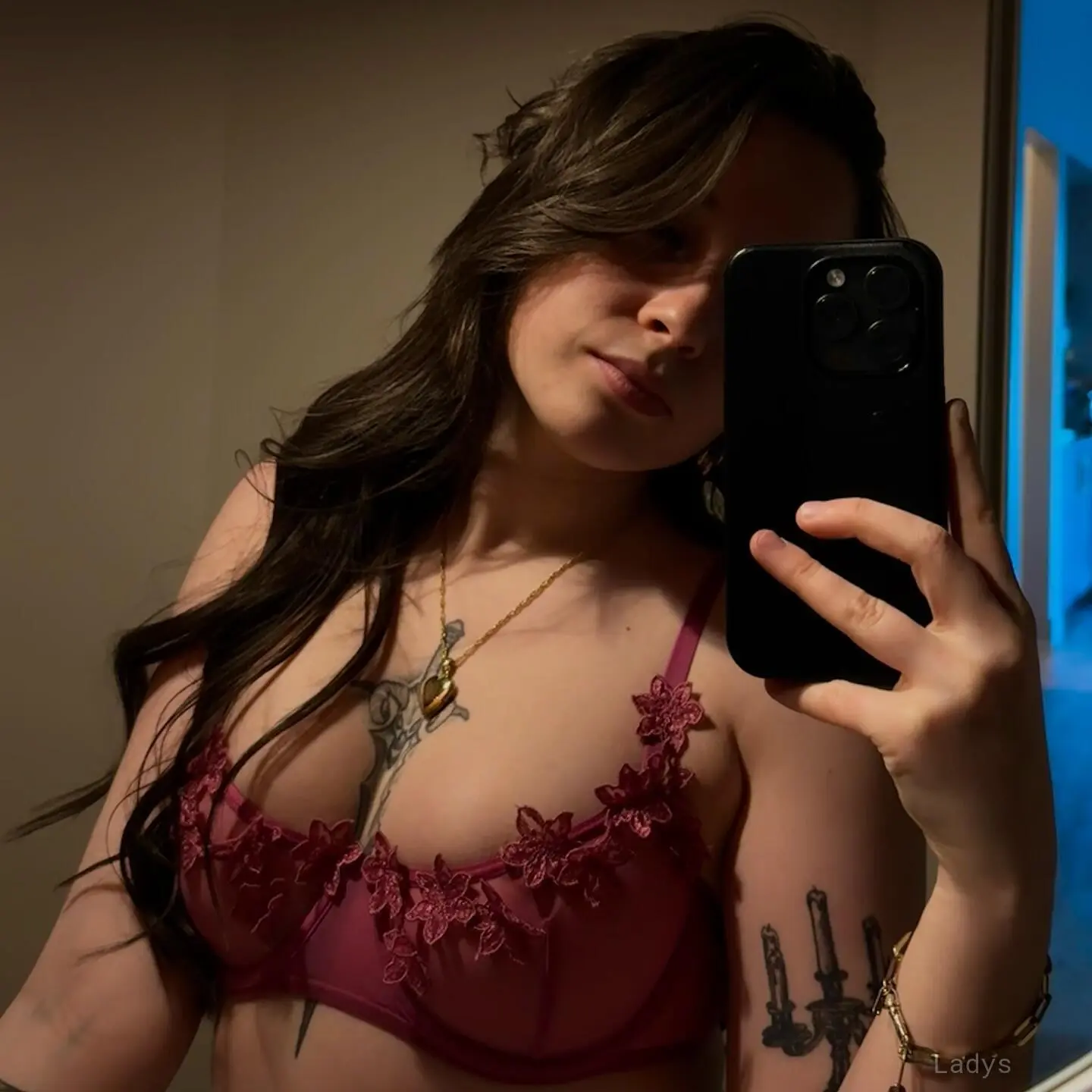 Lau.fortin, 27 years beautiful nude Montreal escorts girl, height 159 sm, Weight 58 kg