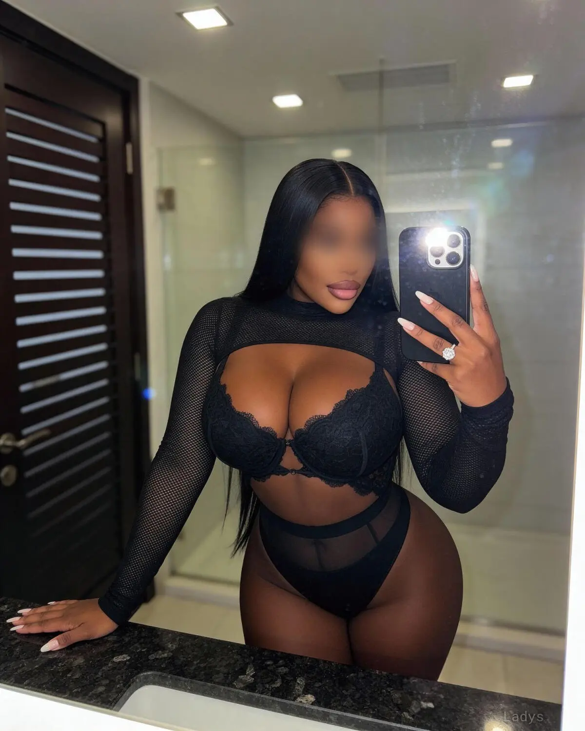 Olivia Lena, 26 years beautiful nude Montreal escorts girl, height 175 sm, Weight 60 kg