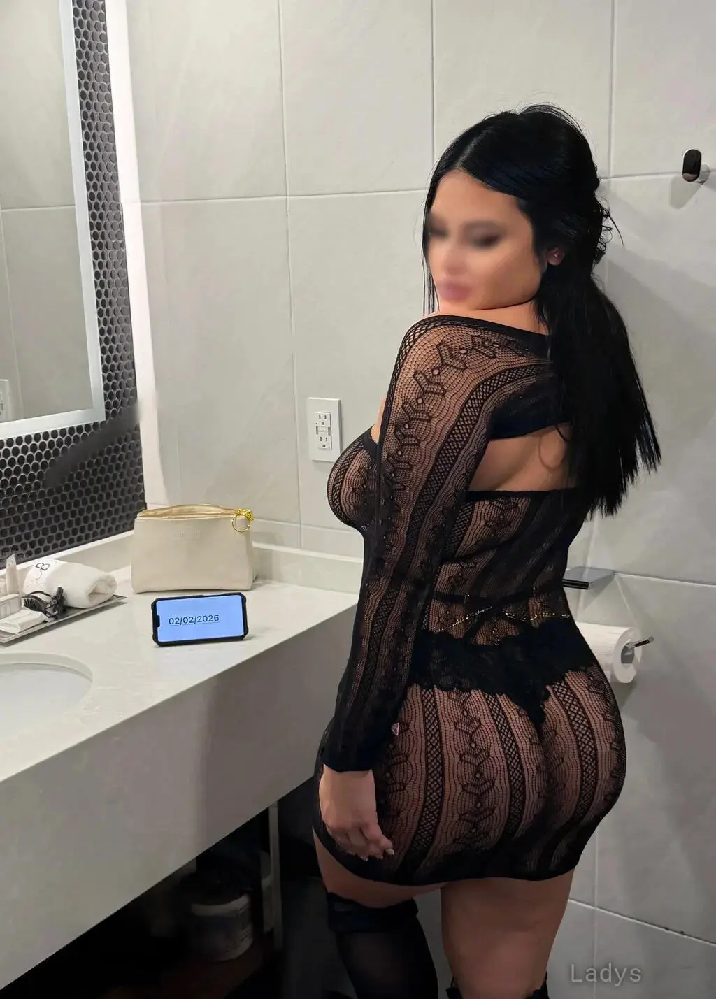 Sierra, 20 years beautiful nude Montreal escorts girl, height 159 sm, Weight 57 kg