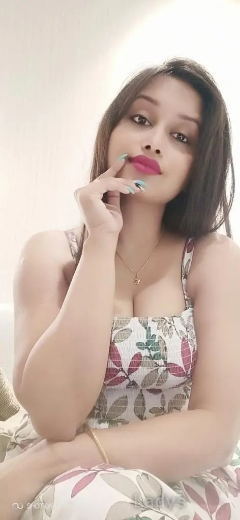 𝒩𝒶𝓃𝒹𝒶𝓃𝒾, 23 years old Mumbai escort girl with big tits, height 154 sm, Weight kg