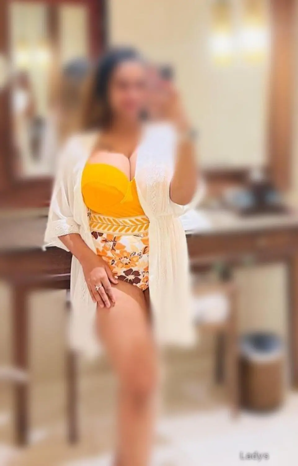 Aditi, 24 years old Mumbai escort girl with big tits, height 165 sm, Weight  kg