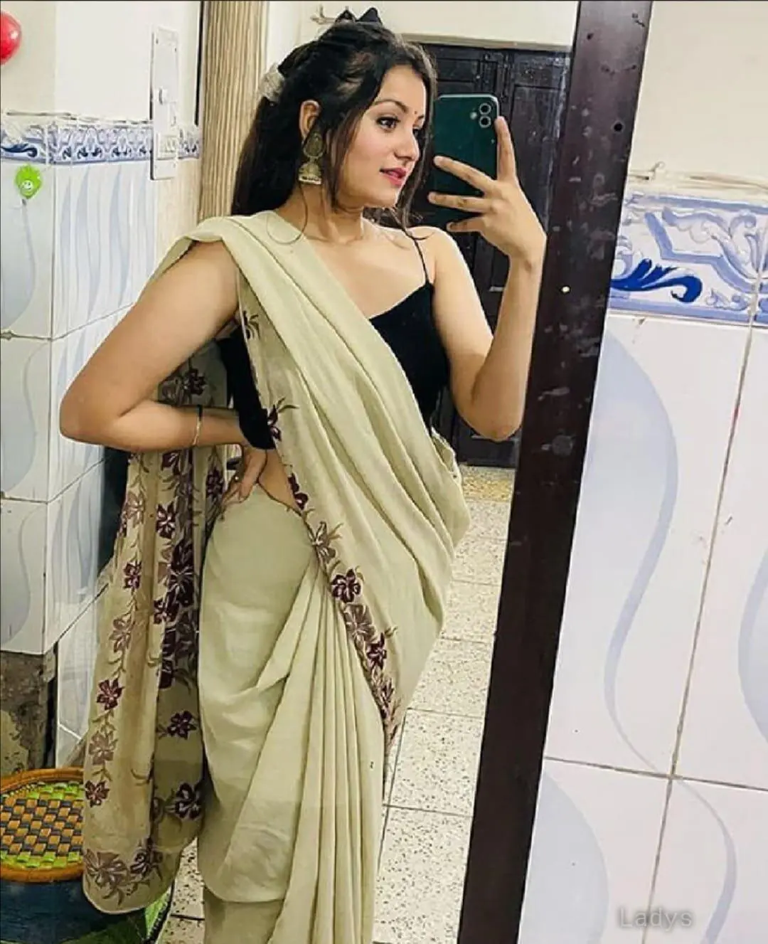 Analjob, 21 years old Mumbai escort girl with big tits, height 158 sm, Weight  kg