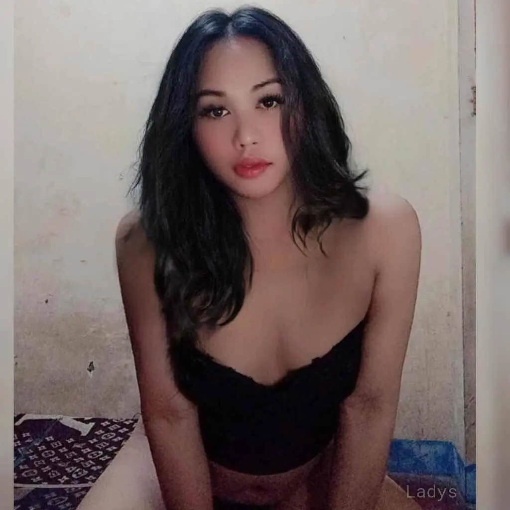 Angel, 20 years old Mumbai escort girl with big tits, height 170 sm, Weight kg