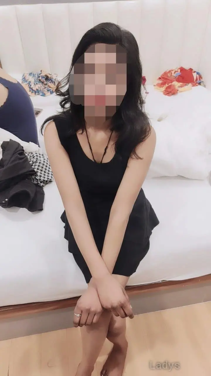Anika, 24 years old Mumbai escort girl with big tits, height 156 sm, Weight  kg