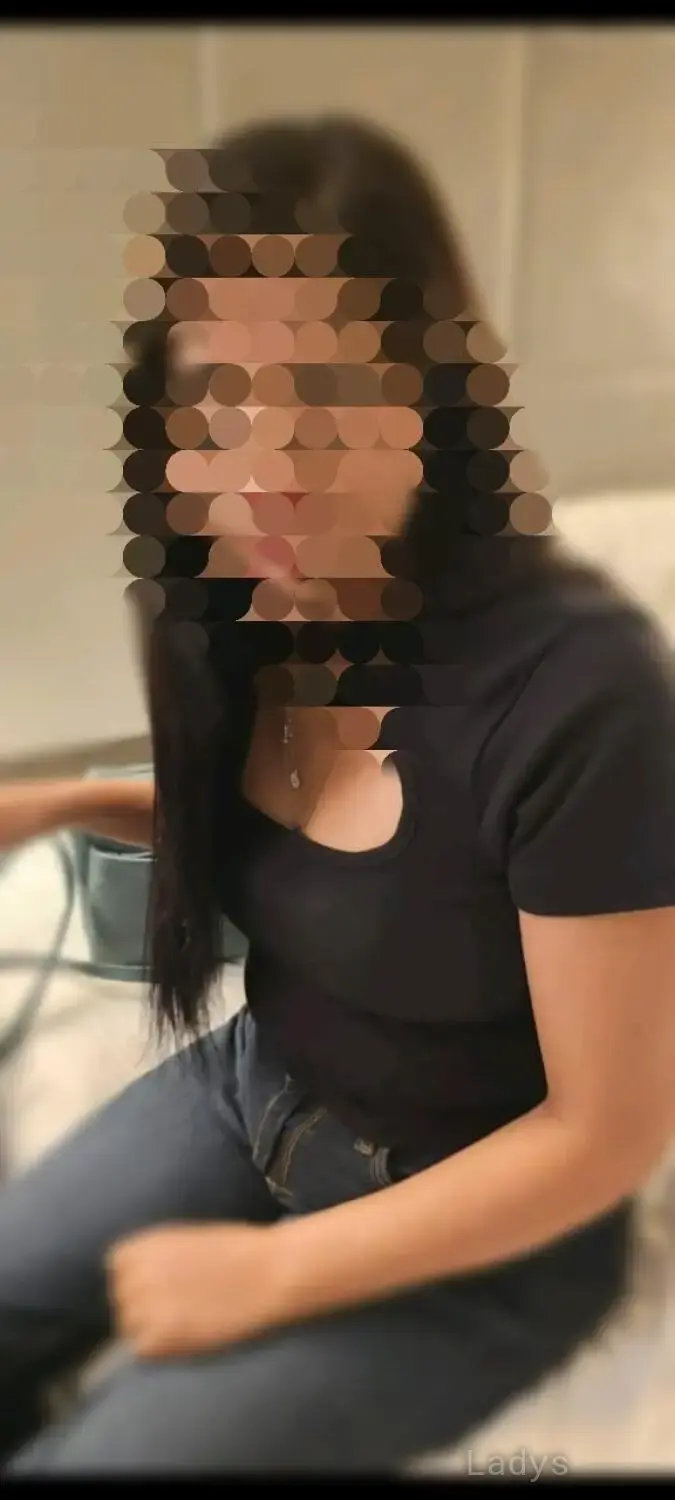 ANKITA, 22 years old Mumbai escort girl with big tits, height 162 sm, Weight 50 kg