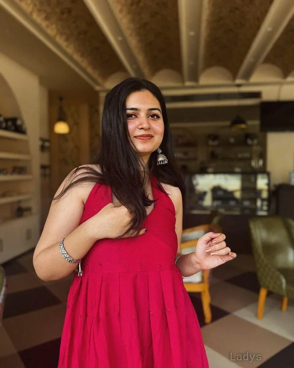 Anushka,  years old Mumbai escort girl with big tits, height  sm, Weight  kg