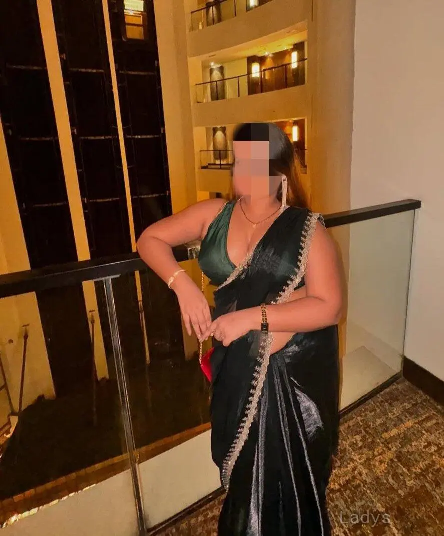 Bhabhi, 29 years old Mumbai escort girl with big tits, height 161 sm, Weight  kg