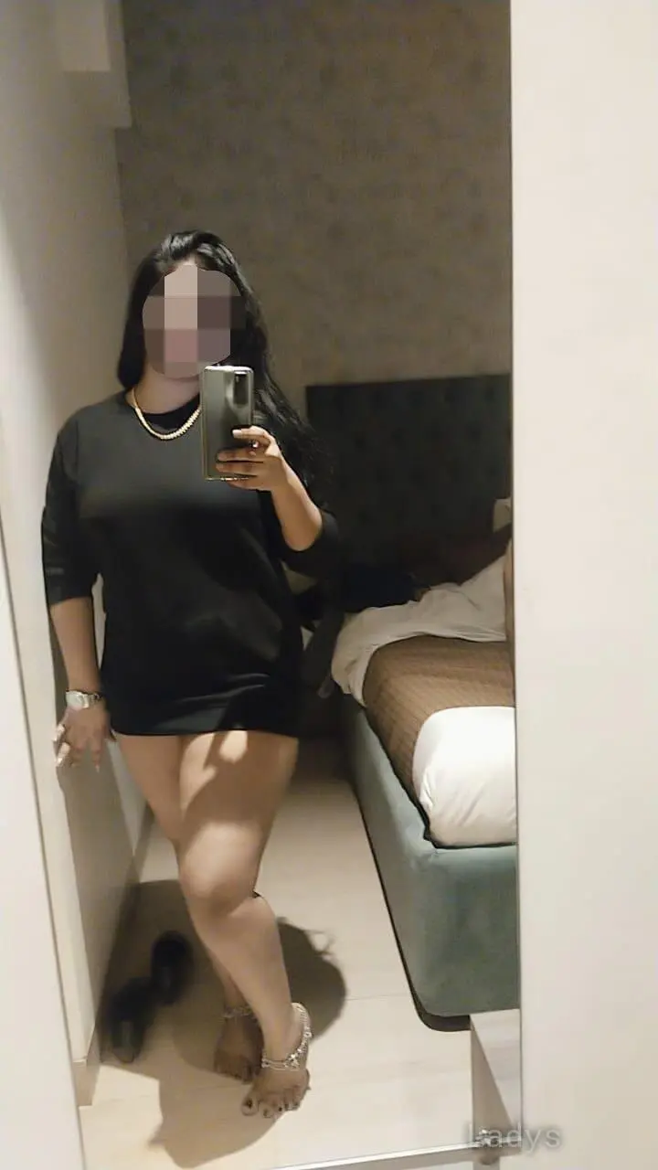 Geeta, 24 years old Mumbai escort girl with big tits, height 163 sm, Weight  kg