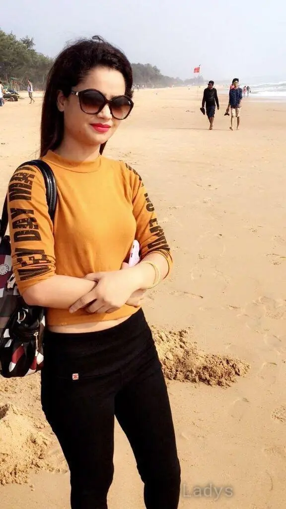 JANVI, 21 years old Mumbai escort girl with big tits, height 184 sm, Weight kg