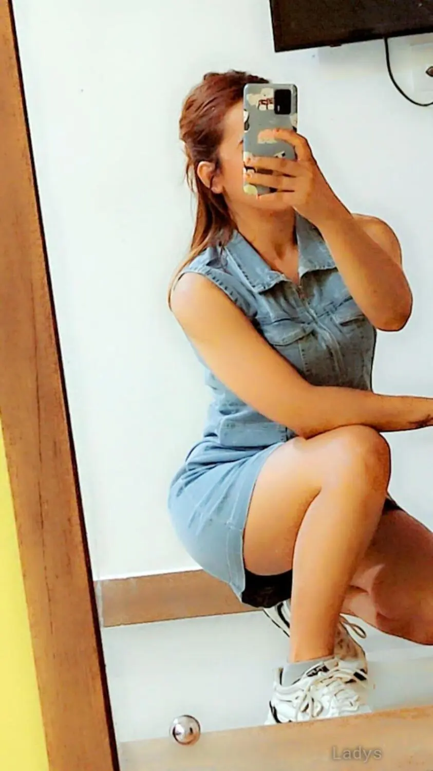 Julia, 22 years old Mumbai escort girl with big tits, height 153 sm, Weight  kg