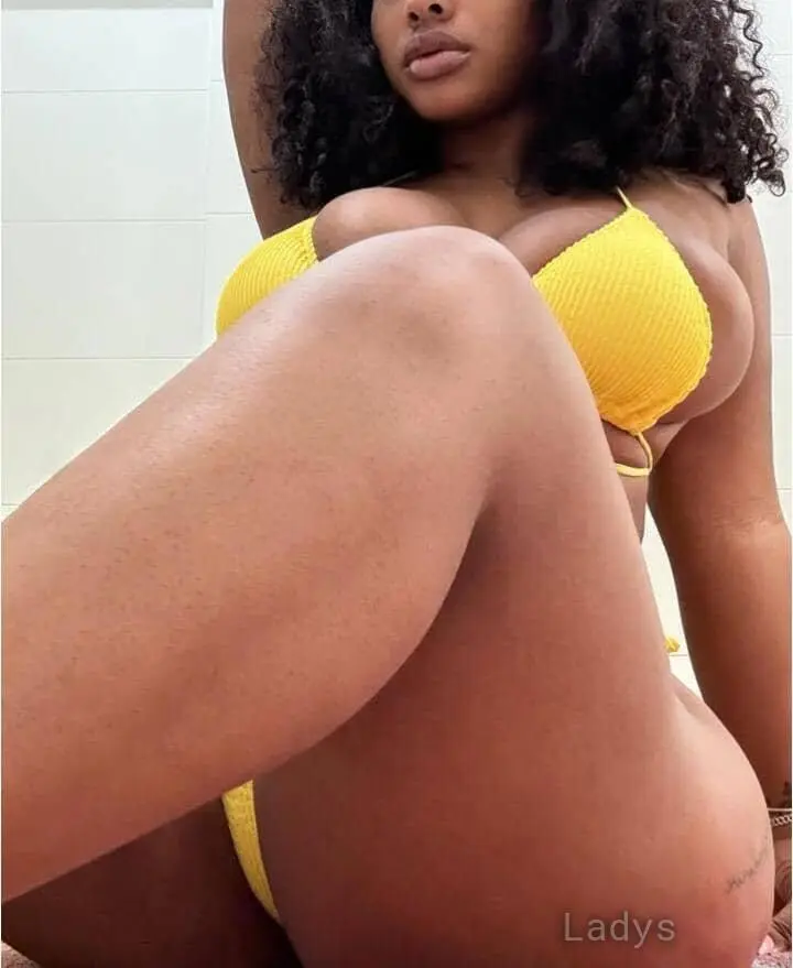 Maianh, 24 years old Mumbai escort girl with big tits, height 170 sm, Weight  kg