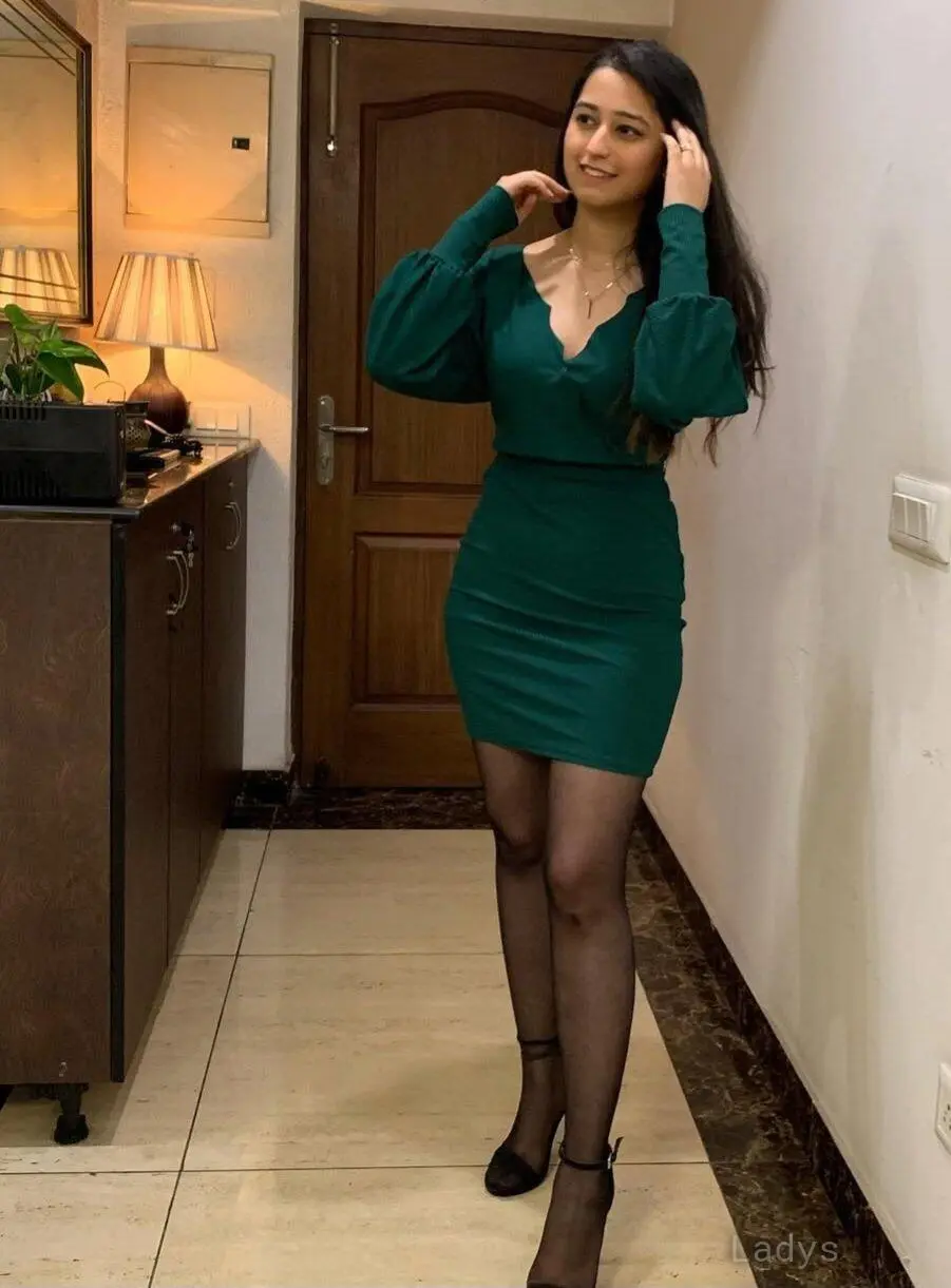 Mayra, 23 years old Mumbai escort girl with big tits, height 162 sm, Weight  kg