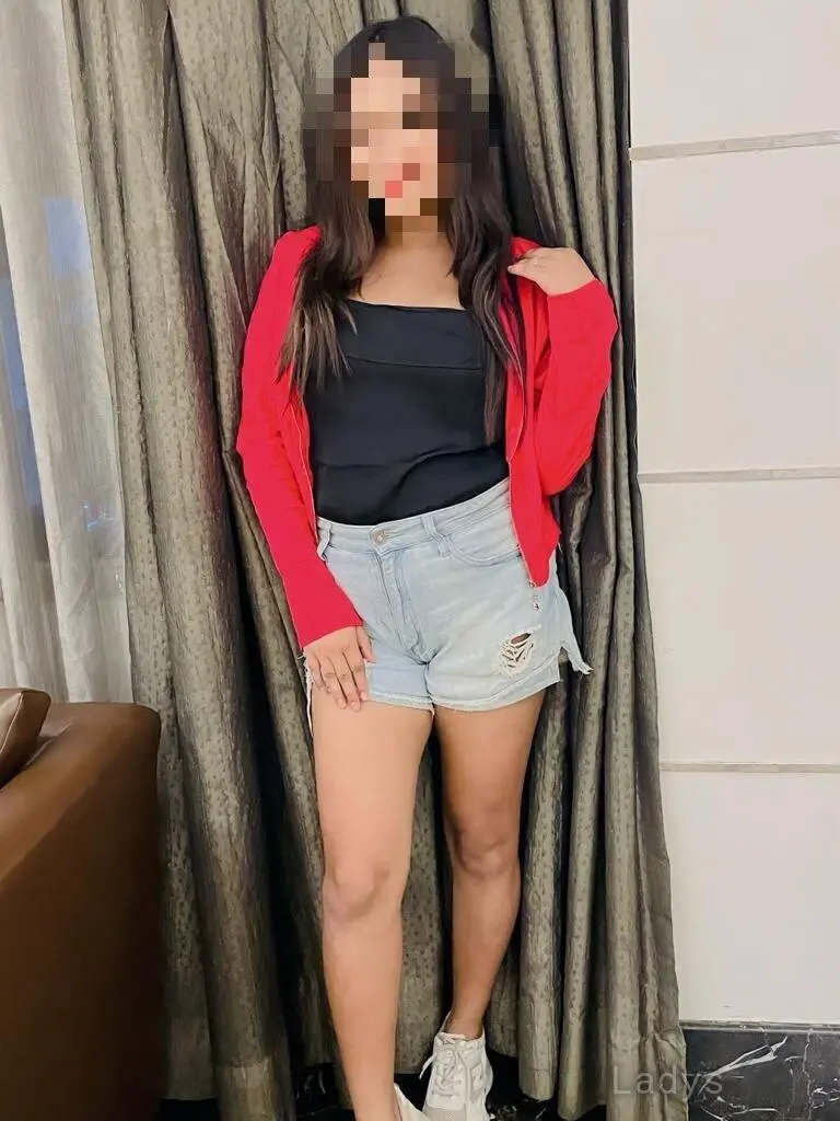 Neha, 22 years old Mumbai escort girl with big tits, height 153 sm, Weight  kg