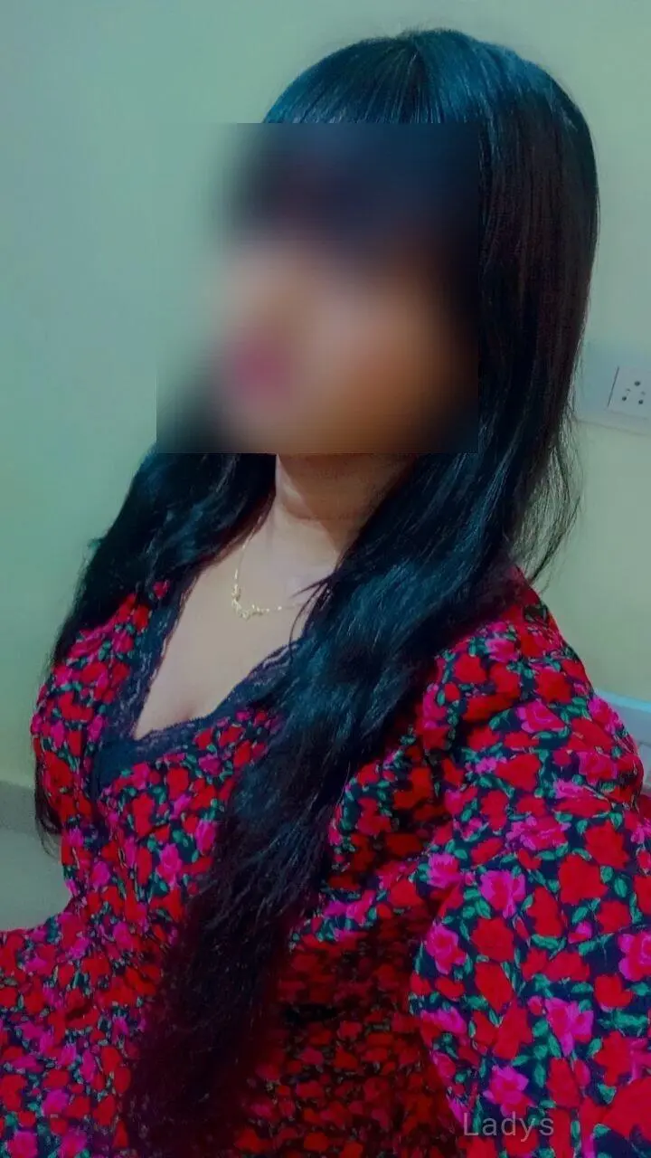 Nidhi, 23 years old Mumbai escort girl with big tits, height 165 sm, Weight kg