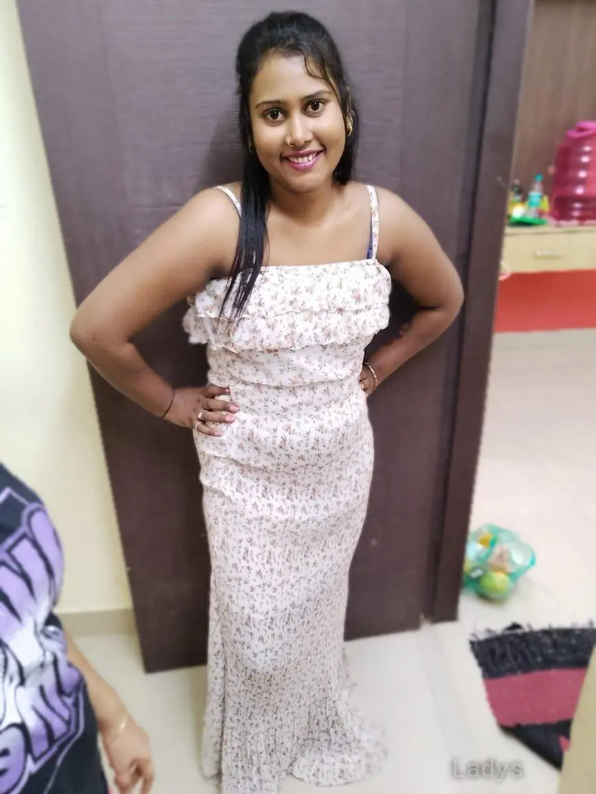 Rajni, 22 years old Mumbai escort girl with big tits, height 164 sm, Weight kg