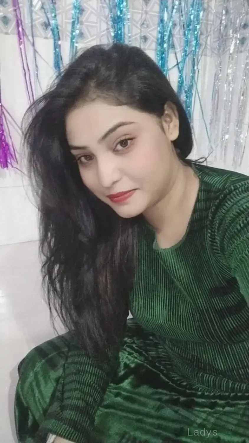 sapna, 23 years old Mumbai escort girl with big tits, height 153 sm, Weight 55 kg