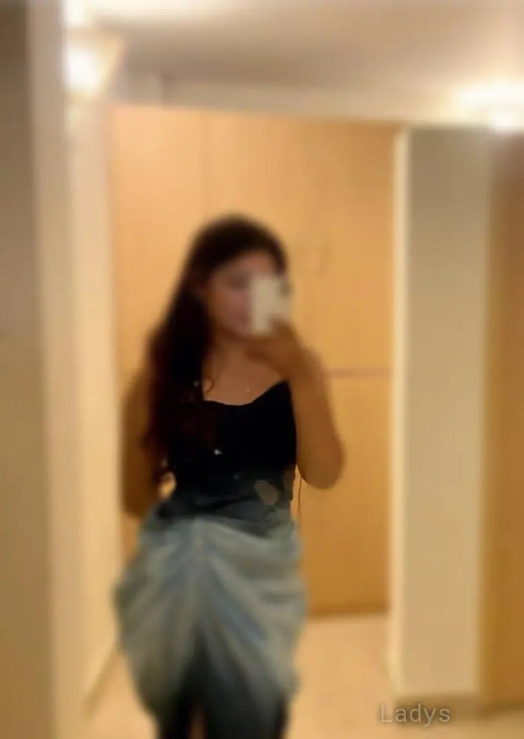 Sneha, 23 years old Mumbai escort girl with big tits, height 153 sm, Weight  kg