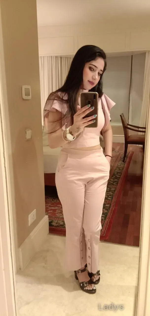 Sona,  years old Mumbai escort girl with big tits, height  sm, Weight  kg
