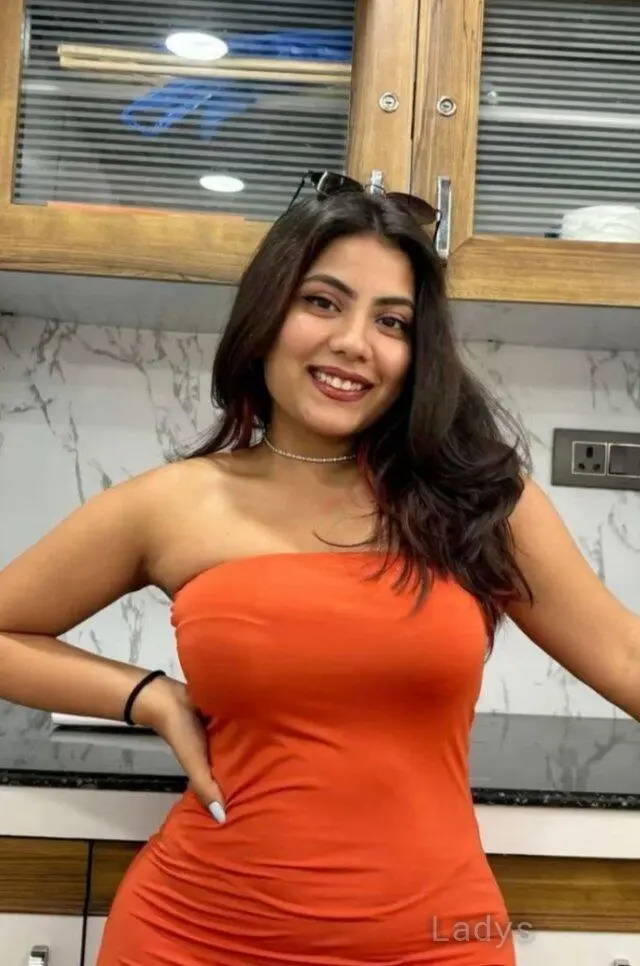 Suman, 21 years old Mumbai escort girl with big tits, height 154 sm, Weight  kg