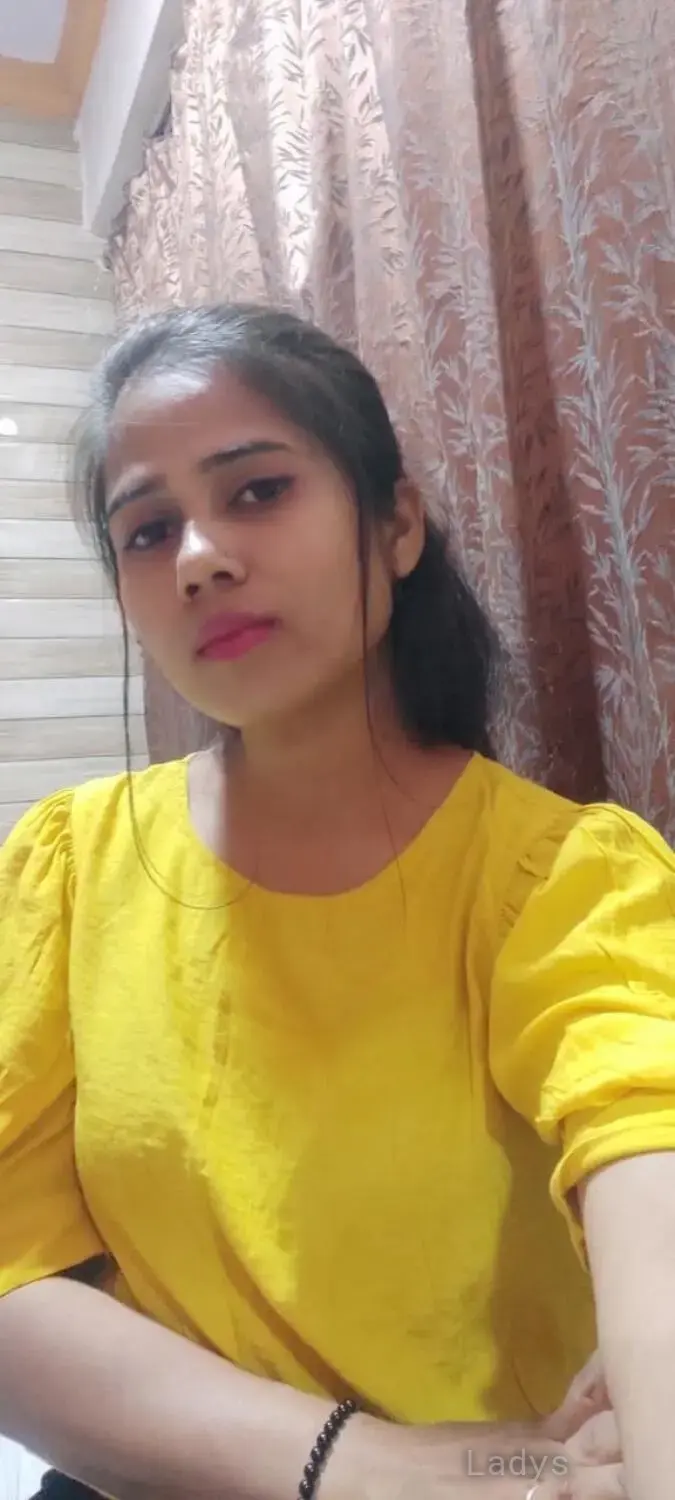 Sweta, 22 years old Mumbai escort girl with big tits, height 154 sm, Weight 55 kg