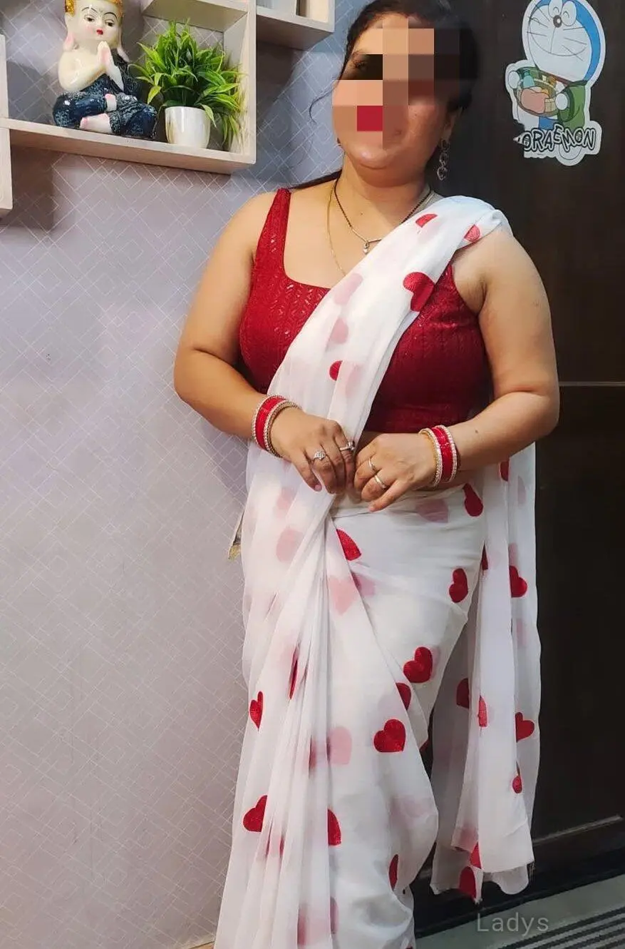 Teena, 29 years old Mumbai escort girl with big tits, height 158 sm, Weight kg