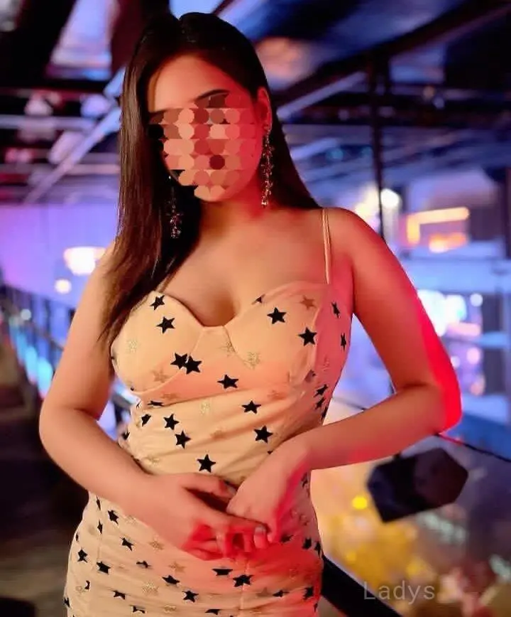 Tram, 25 years old Mumbai escort girl with big tits, height 162 sm, Weight  kg