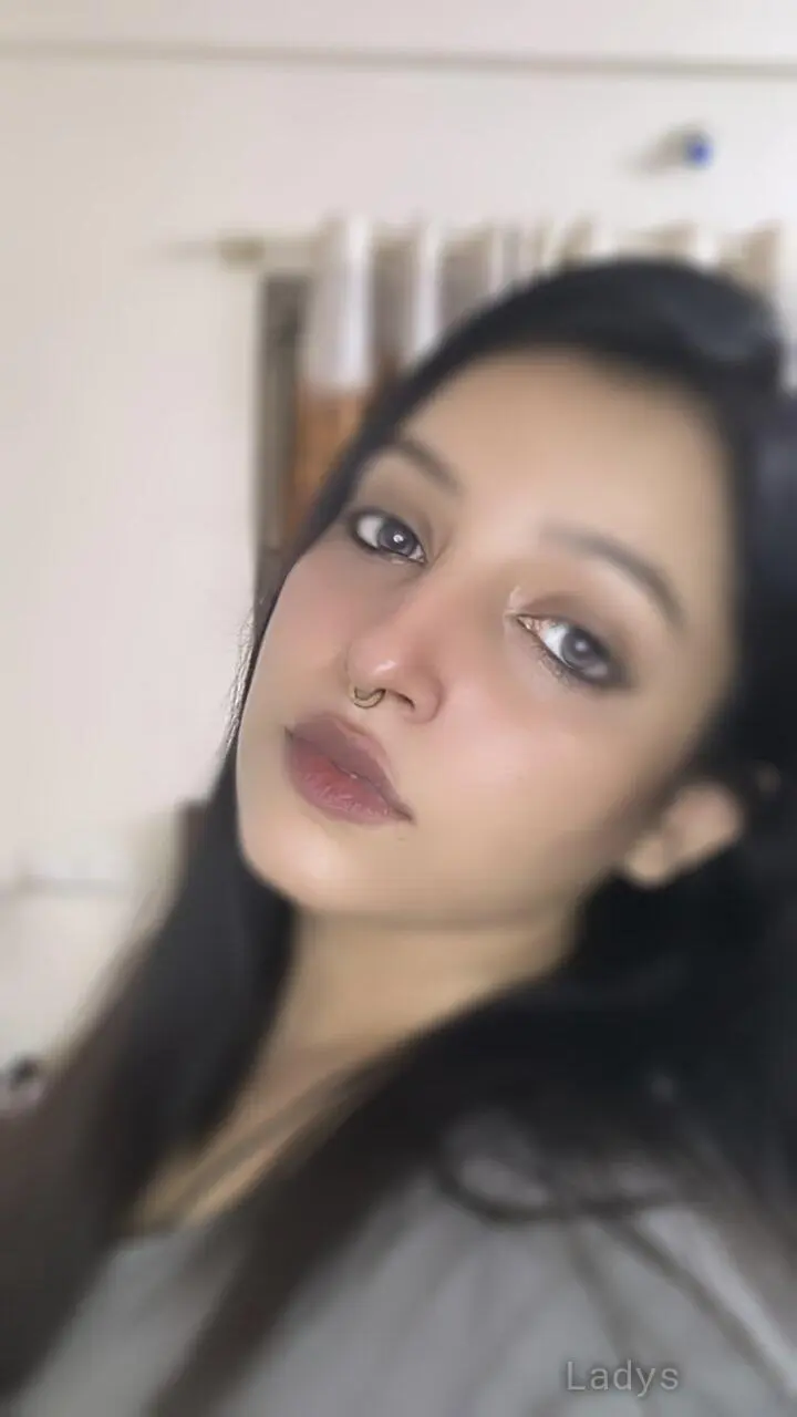 Vaishali Rawat, 21 years old Mumbai escort girl with big tits, height 154 sm, Weight kg