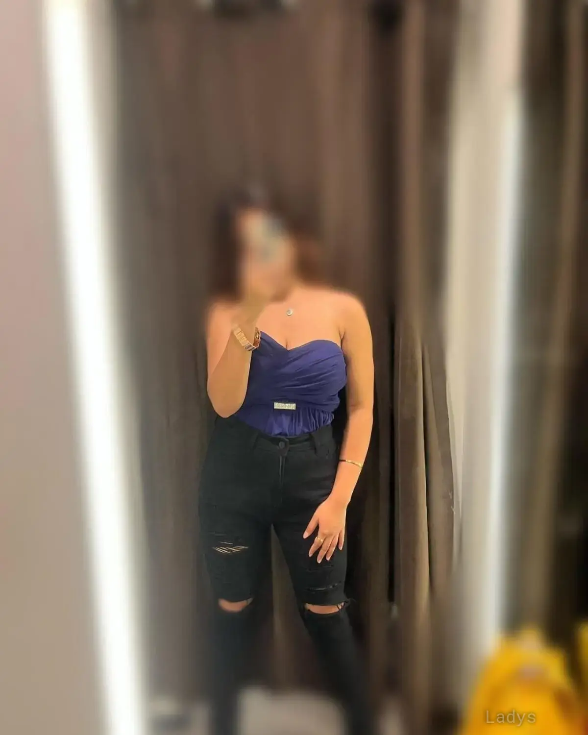 Aliya, 26 years beautiful nude Mumbai escorts girl, height 159 sm, Weight 50 kg
