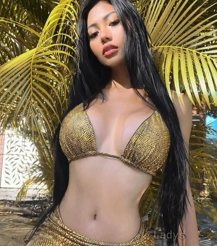 Astrid, 24 years beautiful nude Mumbai escorts girl, height 160 sm, Weight  kg
