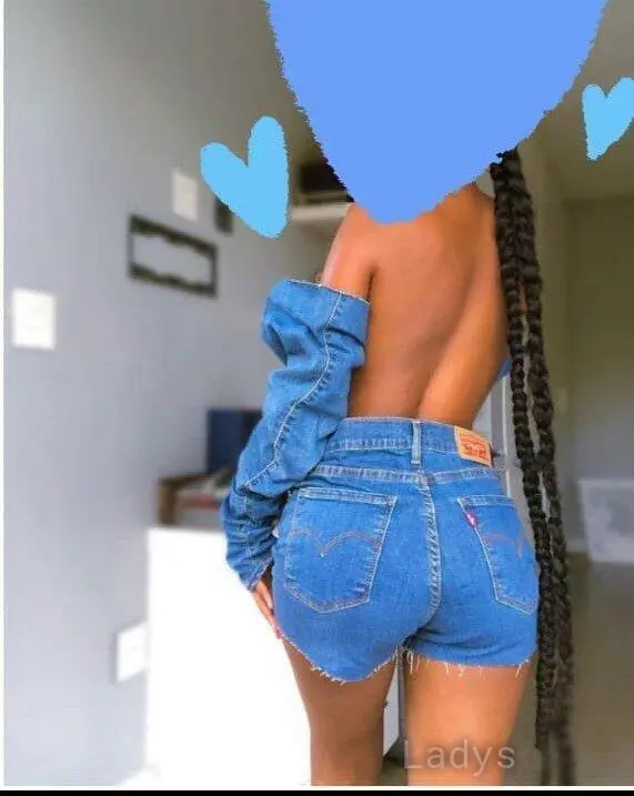 Cash, 24 years beautiful nude Mumbai escorts girl, height 152 sm, Weight  kg