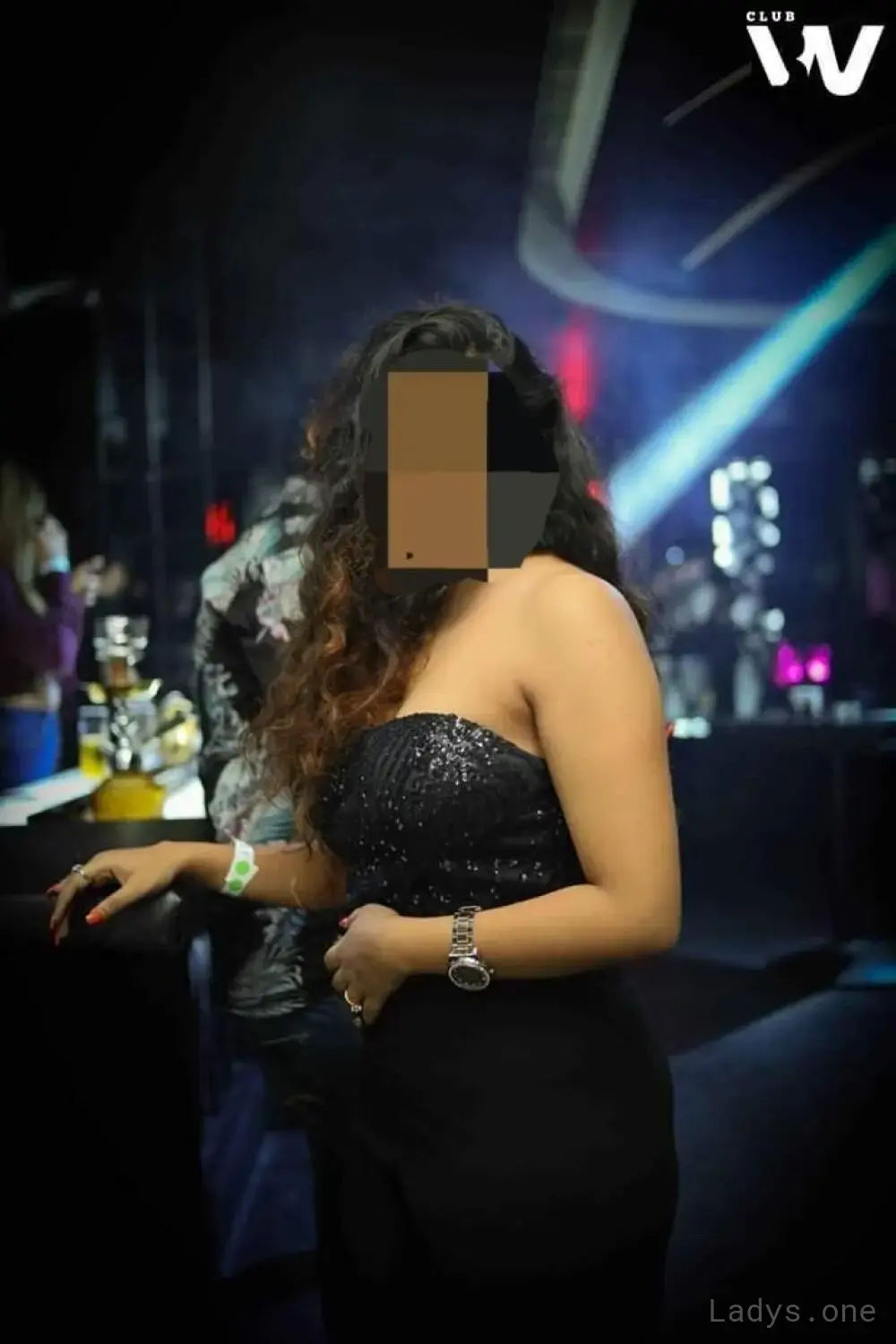 Divya, 23 years beautiful nude Mumbai escorts girl, height 164 sm, Weight 55 kg