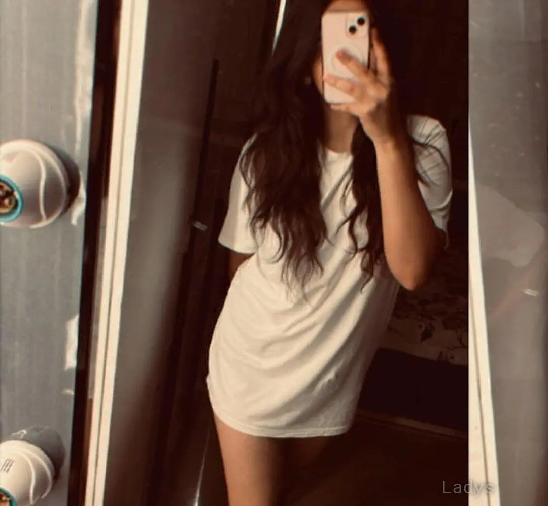 Hanika, 22 years beautiful nude Mumbai escorts girl, height 154 sm, Weight  kg