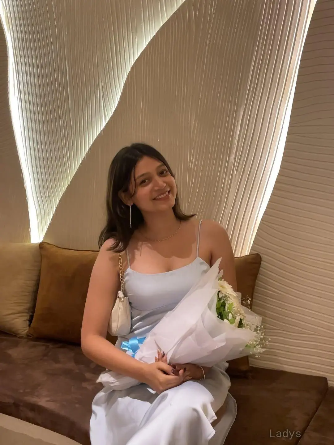 Hensi, 24 years beautiful nude Mumbai escorts girl, height 157 sm, Weight kg