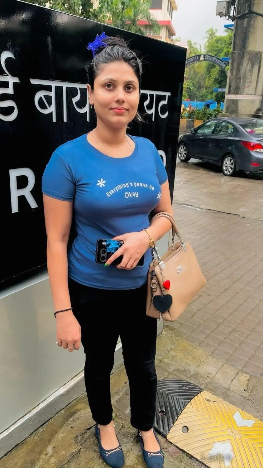 Isabella, 23 years beautiful nude Mumbai escorts girl, height 163 sm, Weight kg