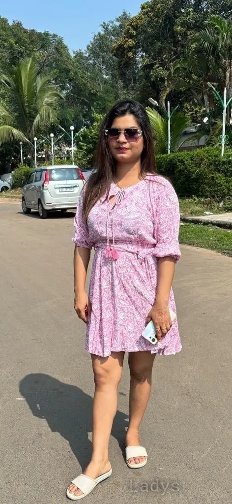 Joshi, 24 years beautiful nude Mumbai escorts girl, height 170 sm, Weight  kg