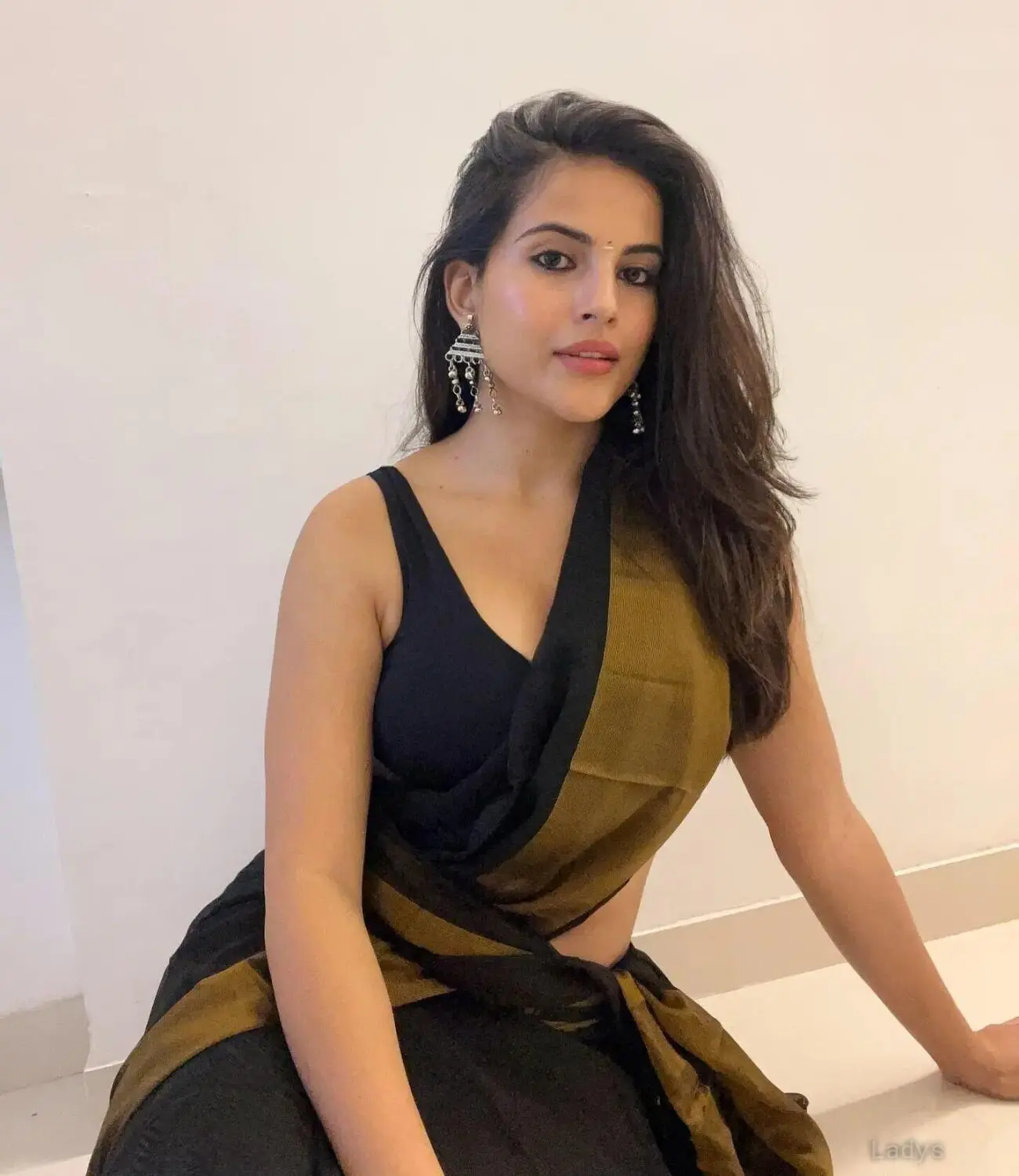 Kajal, 23 years beautiful nude Mumbai escorts girl, height 154 sm, Weight  kg