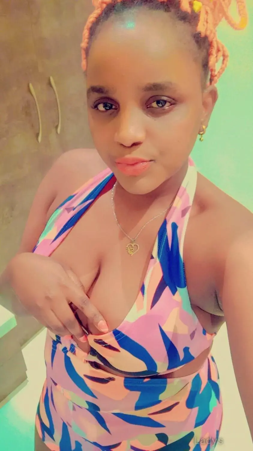 Kate, 24 years beautiful nude Mumbai escorts girl, height 154 sm, Weight kg