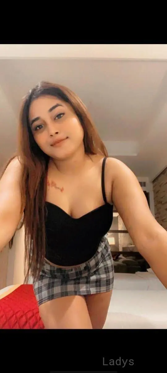 Komal, 22 years beautiful nude Mumbai escorts girl, height sm, Weight kg