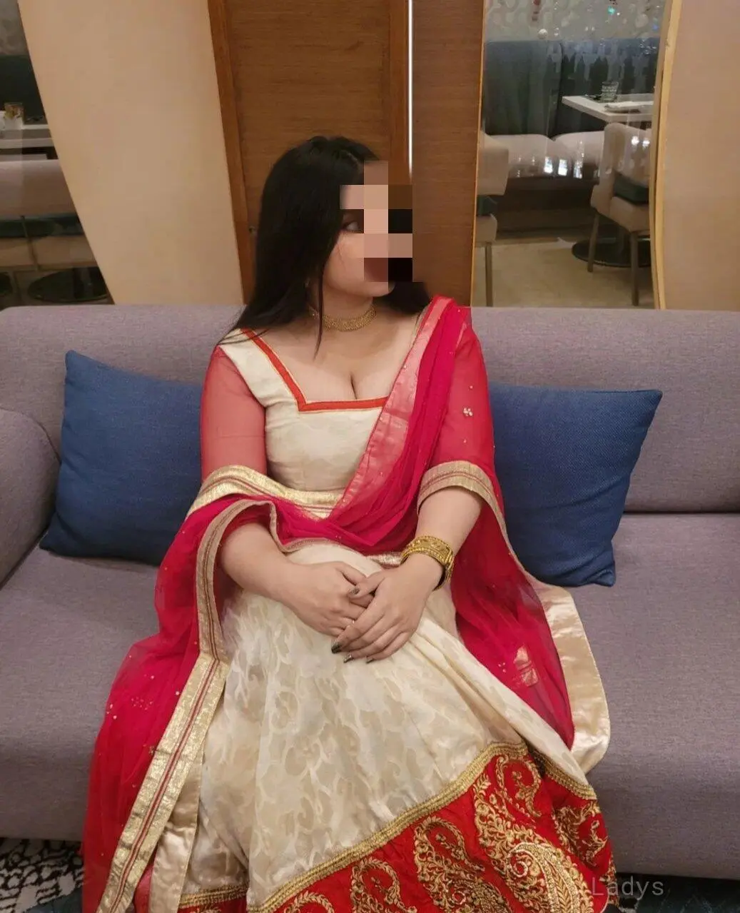 Lisa, 29 years beautiful nude Mumbai escorts girl, height 159 sm, Weight  kg